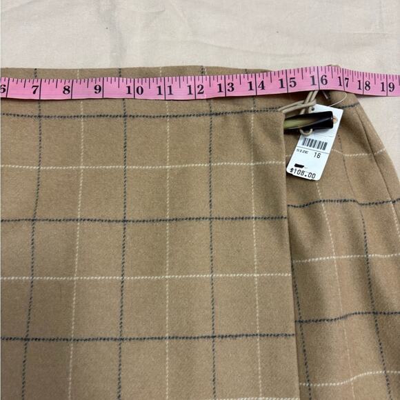 NWT Talbots Women’s Wool Blend Tan Plaid Wrap Skirt Size 16 - Picture 4 of 9